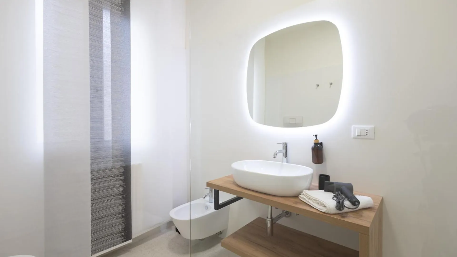 Apartment 10' Train Station, Royal Suites X4, At 50 Mt From Atlantic Terme Abano Terme